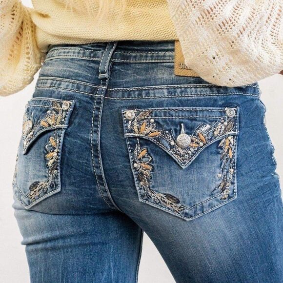 Miss Me Pearl & Feather Border Mid Rise Capri Jeans Cropped Straight Leg Size 27 - Picture 13 of 13